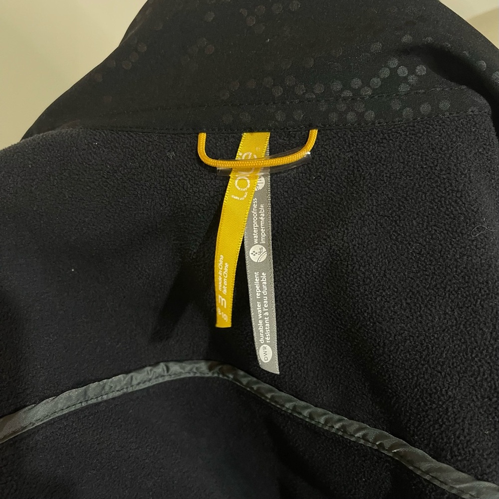 Lolë Soft Shell Jacket - Picture 10 of 10